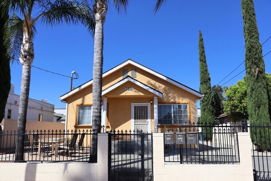 3803 Seneca Ave, Los Angeles, CA à vendre - Photo du bâtiment - Image 1 de 15