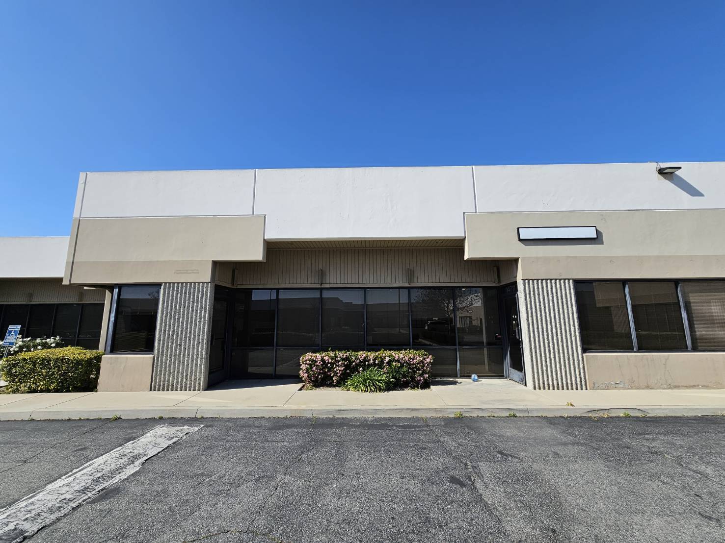 14775-14799 Carmenita Rd, Norwalk, CA for lease Interior Photo- Image 1 of 15