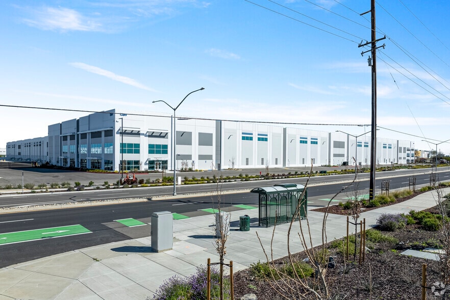 1269 E Grant Line Rd, Tracy, CA for lease - Primary Photo - Image 1 of 19