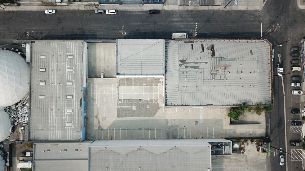1100 E 5th St, Los Angeles, CA for lease - Building Photo - Image 3 of 7