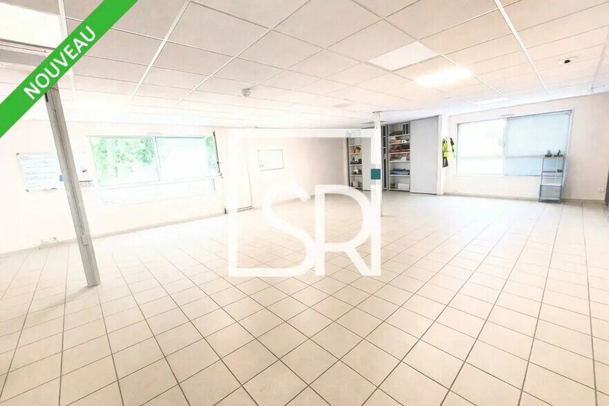 Office in Clermont-Ferrand for lease - Interior Photo - Image 2 of 12