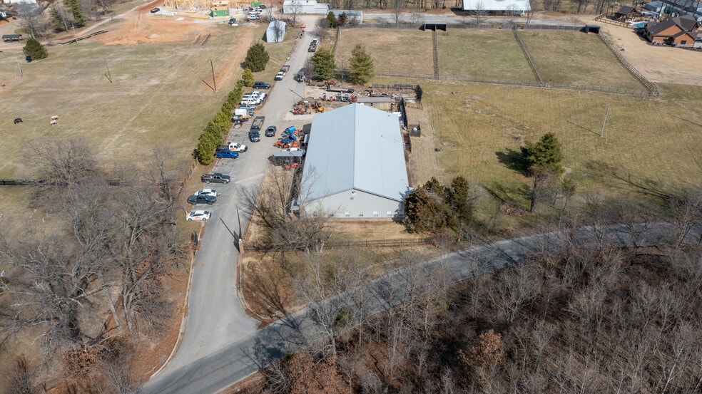 8110 W Ford Springs Rd, Bentonville, AR for lease - Building Photo - Image 2 of 11