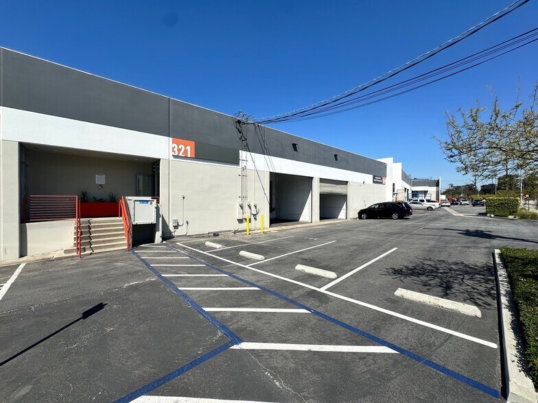 301-445 N Figueroa St, Wilmington, CA à louer - Photo du bâtiment - Image 3 de 35