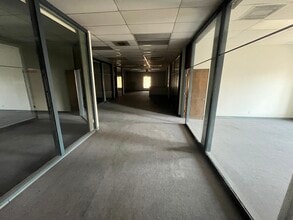 1400 18th St, Bakersfield, CA for sale Interior Photo- Image 2 of 5