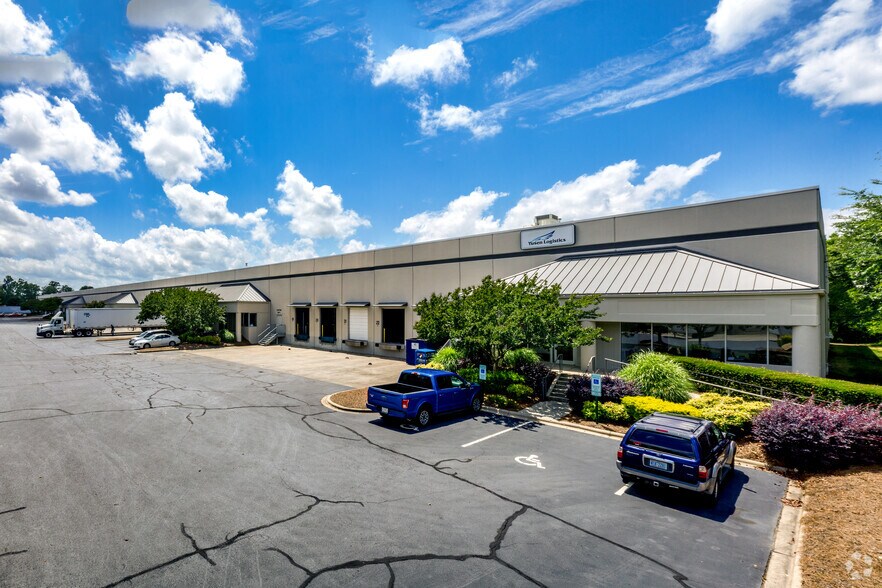 3600 Westinghouse Blvd, Charlotte, NC à louer - Photo du bâtiment - Image 3 de 6