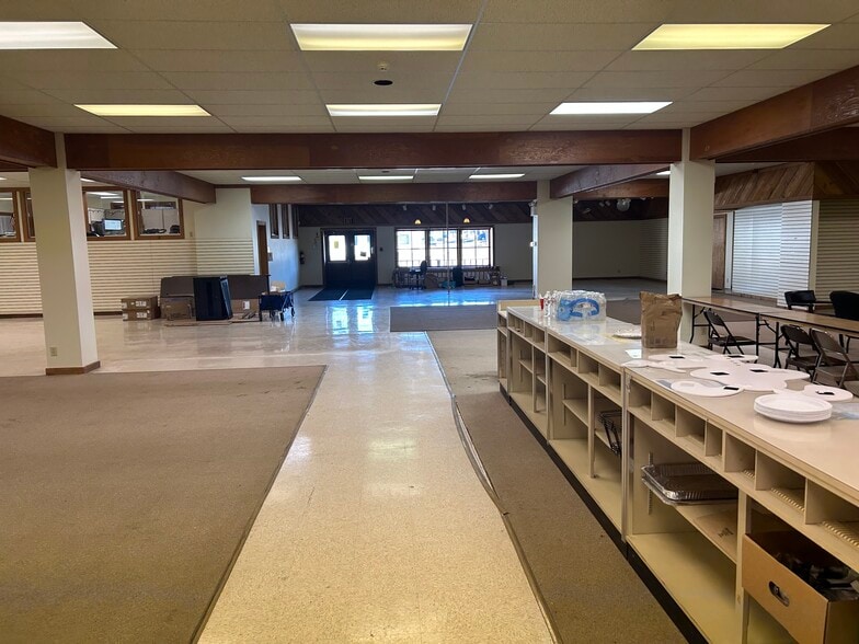 749 Commerce St, Sinking Spring, PA for lease - Building Photo - Image 2 of 11