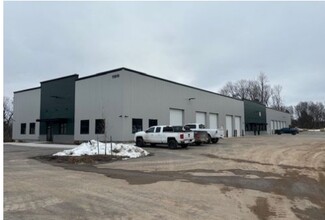 Plus de détails pour 11810 White Creek Ave NE, Cedar Springs, MI - Industriel à louer