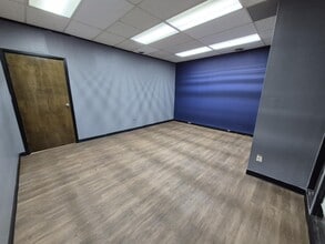2500 W Broad St, Athens, GA for lease Interior Photo- Image 2 of 4