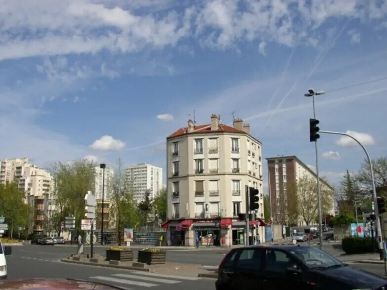 Flex dans Aubervilliers à louer - Photo du bâtiment - Image 2 de 4