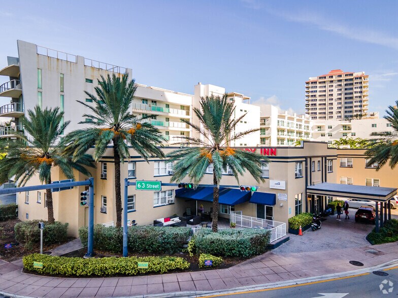 6300 Collins Ave, Miami Beach, FL à louer - Photo du bâtiment - Image 3 de 10