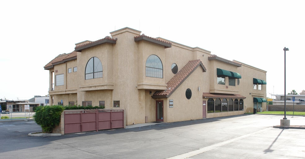 950 E palmdale Blvd, Palmdale, CA for lease - Building Photo - Image 3 of 18