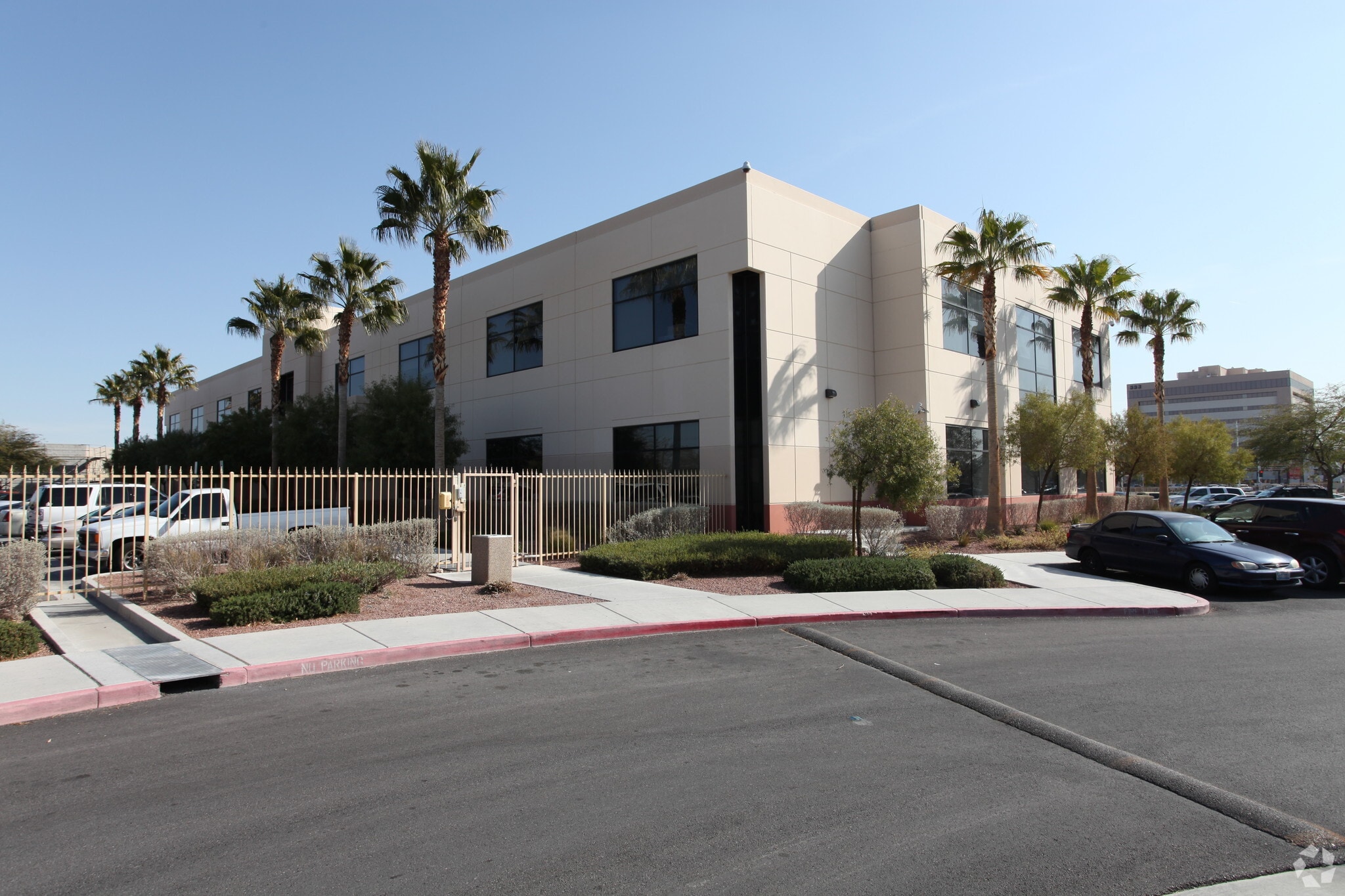 700 N Rancho Dr, Las Vegas, NV for lease Primary Photo- Image 1 of 4