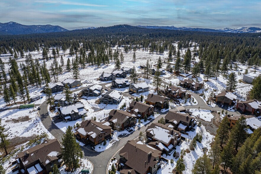 10298-10396 Badger Ln, Truckee, CA for sale - Building Photo - Image 2 of 15