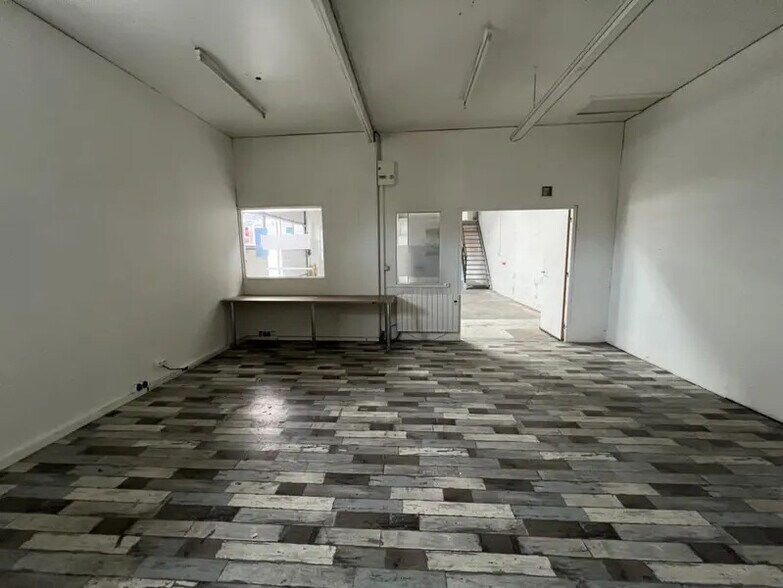 Industrial in Reims for lease - Interior Photo - Image 3 of 3