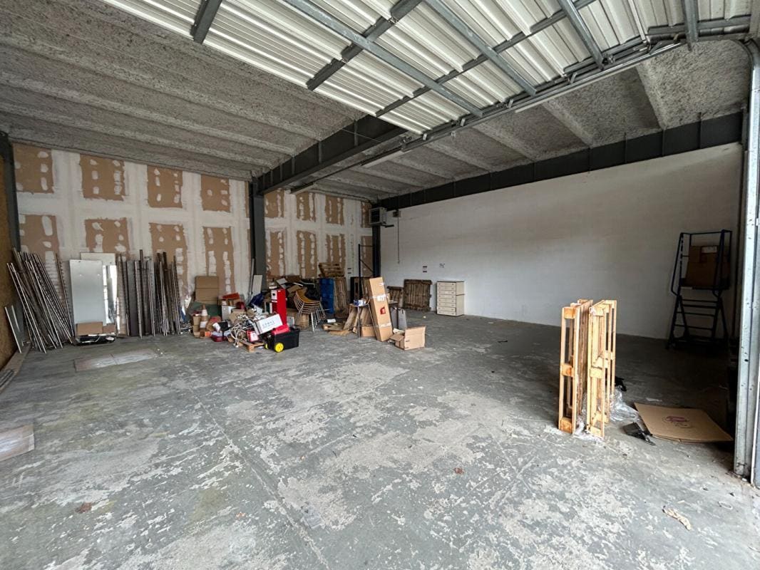 Flex in Mérignac for lease Building Photo- Image 1 of 10