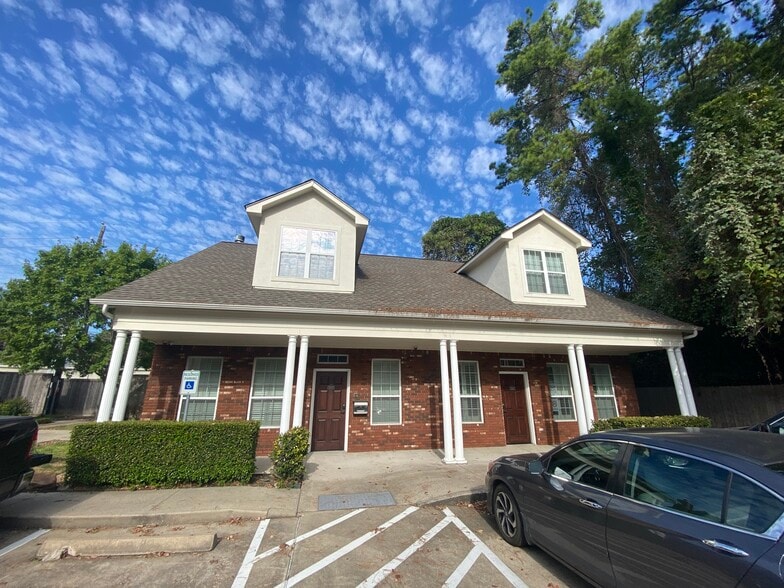 7 Grogans Park Dr, Spring, TX for lease - Building Photo - Image 1 of 3