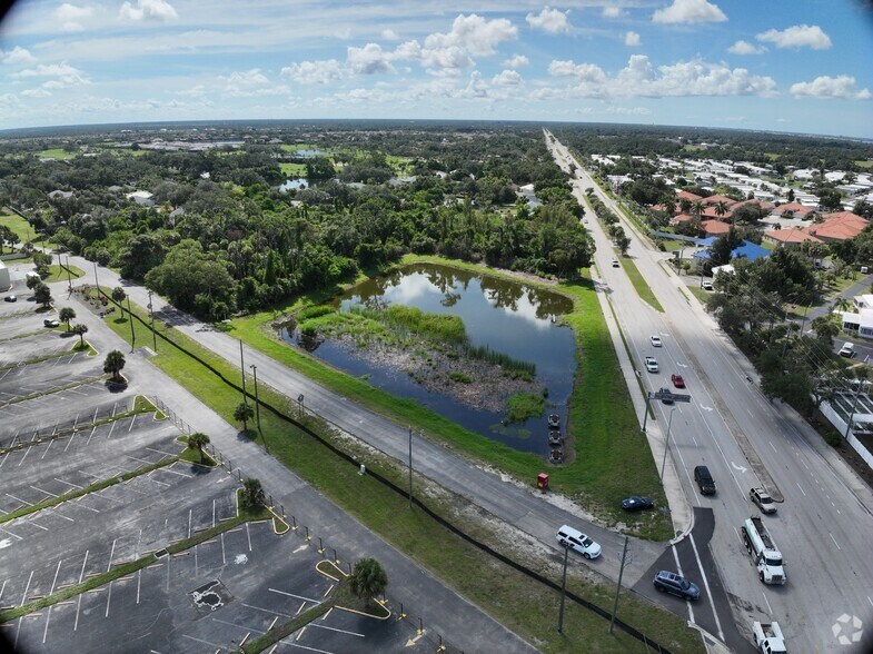 1797 Englewood Rd, Englewood, FL à vendre - Communauté Matterport - Image 3 de 16
