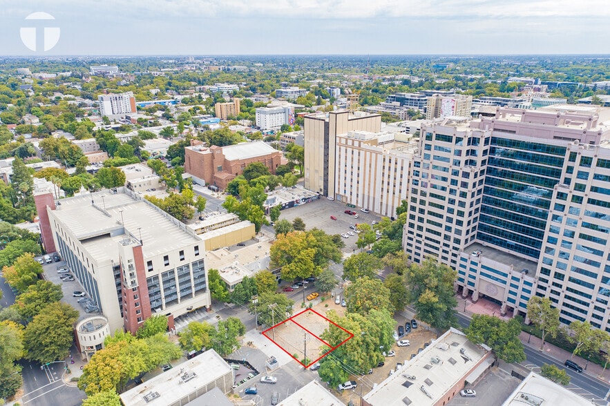 Urban Infill Development Opportunity portfolio of 2 properties for sale on LoopNet.ca - Building Photo - Image 3 of 6