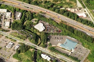 450 NW Gilman Blvd, Issaquah, WA - AERIAL  map view