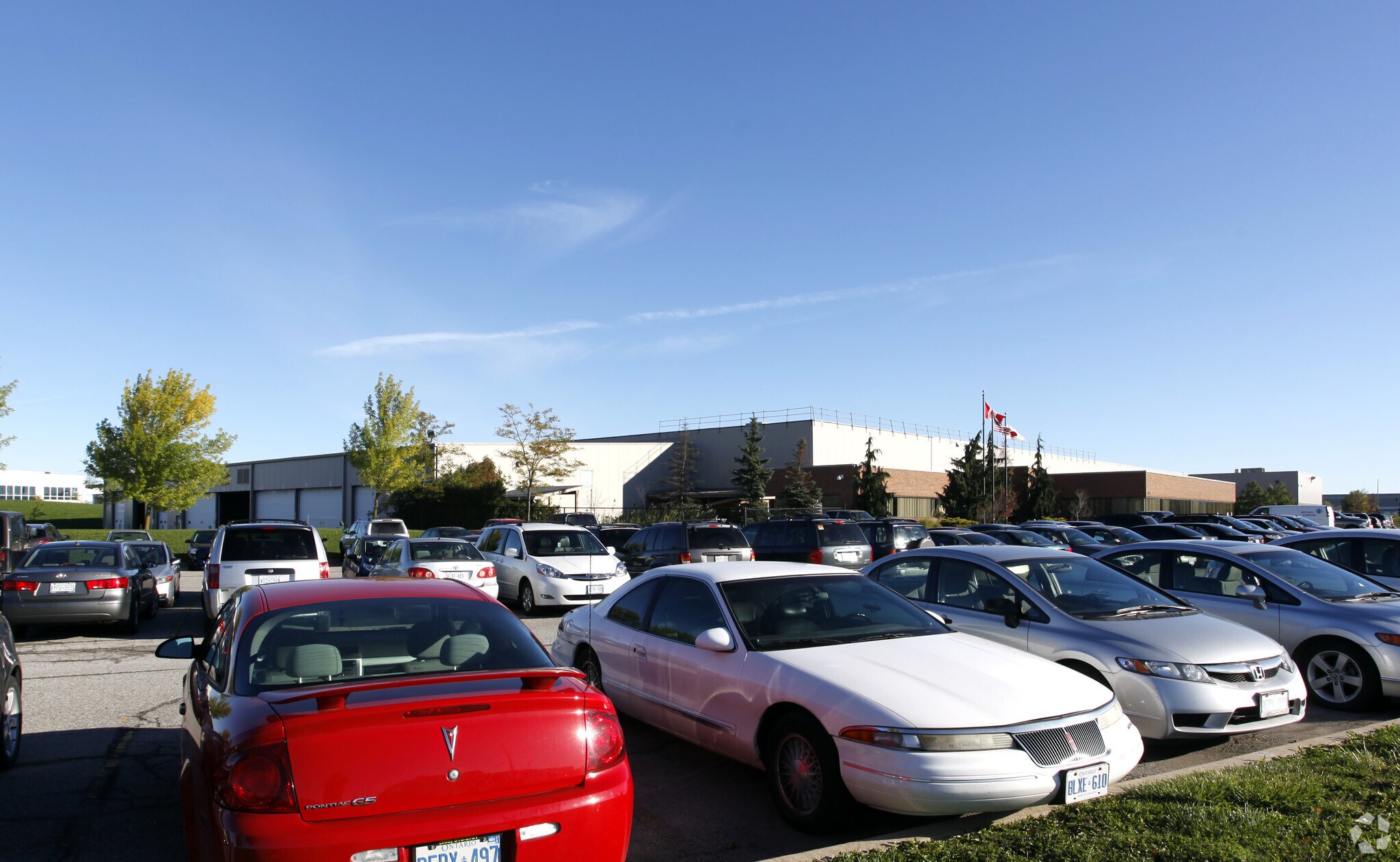 8205 Parkhill Dr, Milton, ON à vendre Photo principale- Image 1 de 1