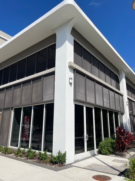 991 Banyan Blvd, West Palm Beach, FL à louer - Photo du bâtiment - Image 3 de 3