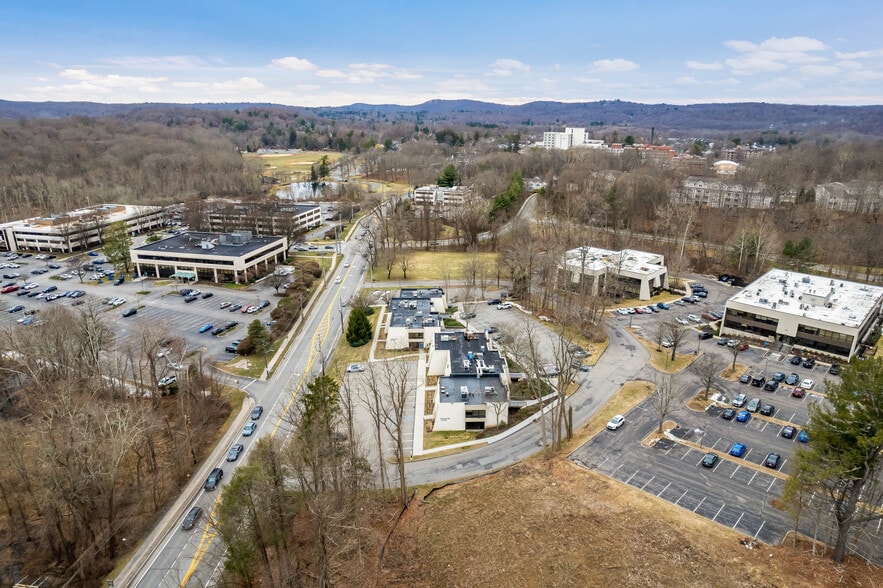 101 S Bedford Rd, Mount Kisco, NY for sale - Building Photo - Image 3 of 13