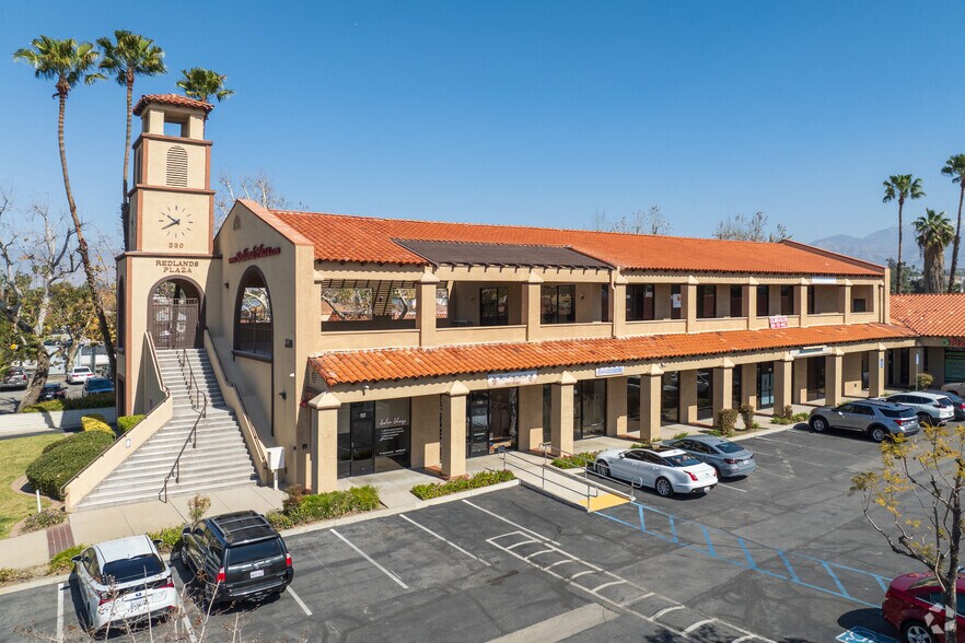 330 N 6th St, Redlands, CA à louer - Photo du bâtiment - Image 2 de 12
