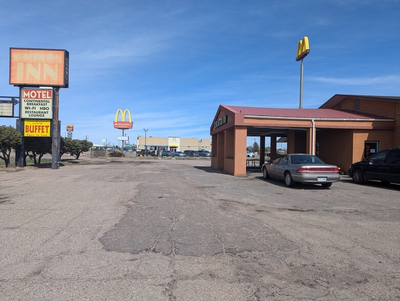 450 S Lincoln St, Burlington, CO for sale - Building Photo - Image 2 of 17