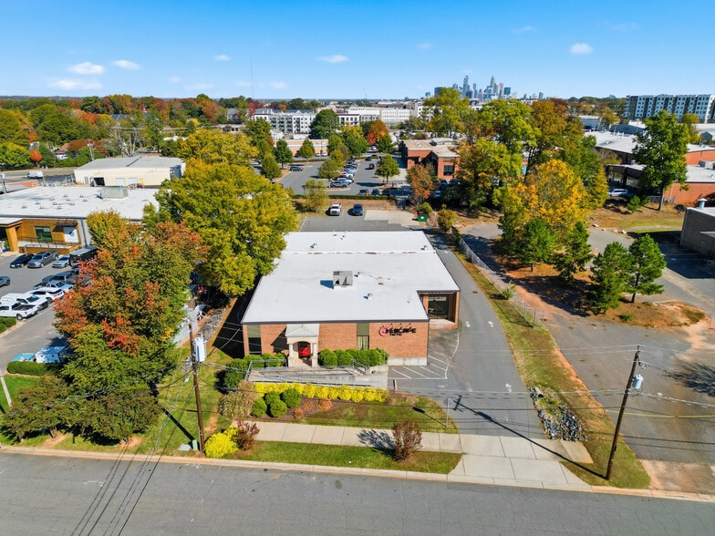 130 Southside Dr, Charlotte, NC à vendre - Photo du bâtiment - Image 3 de 14