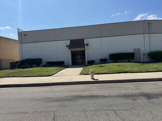 Plus de détails pour 290 Easy St, Simi Valley, CA - Industriel à louer