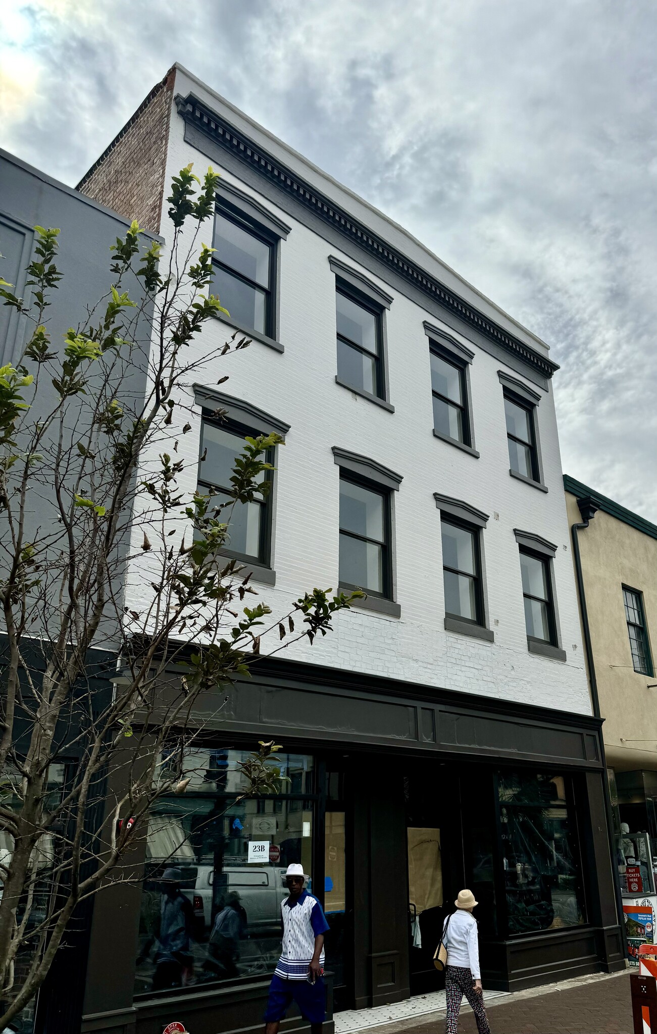 23 W Broughton St, Savannah, GA for lease Building Photo- Image 1 of 12