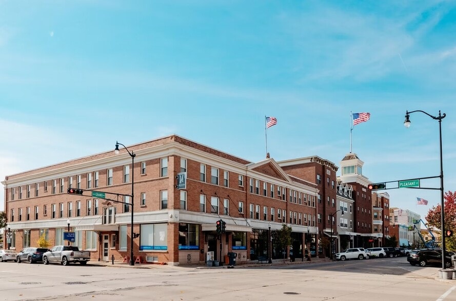 444 E Grand Ave, Beloit, WI à louer - Photo principale - Image 1 de 7