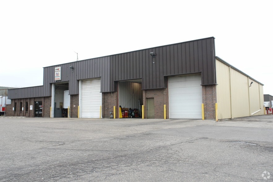 5260 36th St SE, Grand Rapids, MI for lease - Primary Photo - Image 1 of 9