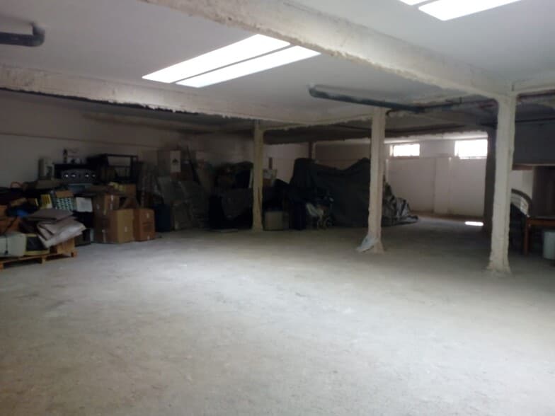 Multifamily in Madrid, Madrid for sale - Building Photo - Image 2 of 6