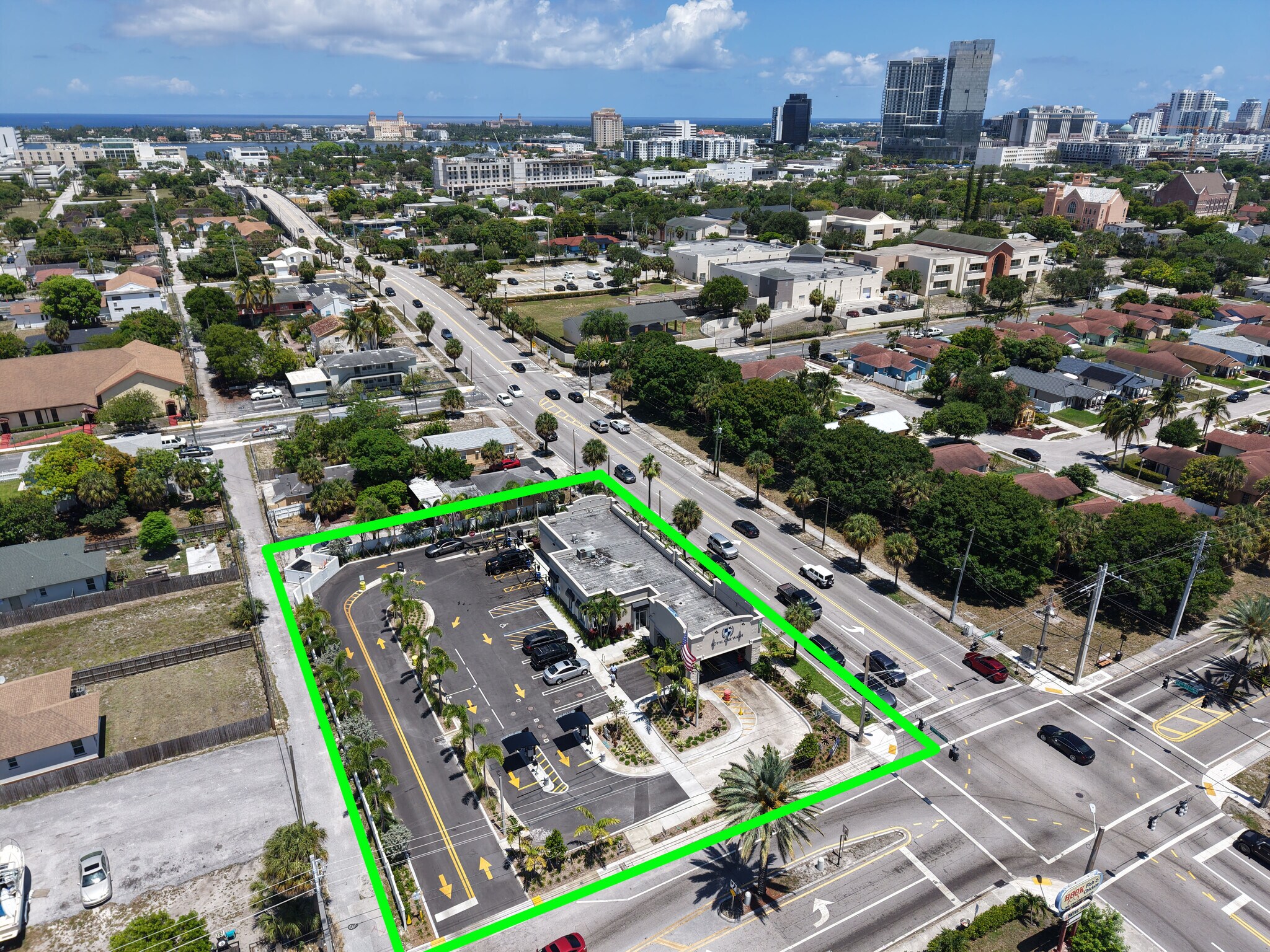 921 Palm Beach Lakes Blvd, West Palm Beach, FL à vendre Photo du bâtiment- Image 1 de 27