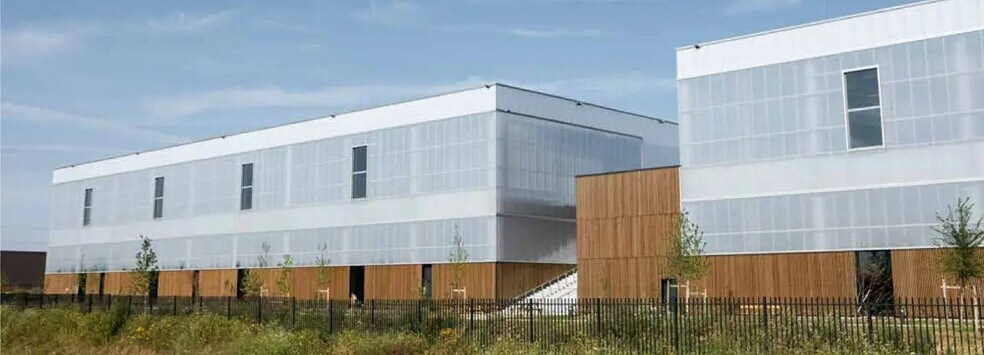 Flex dans Tremblay-en-France à louer - Photo du bâtiment - Image 2 de 4