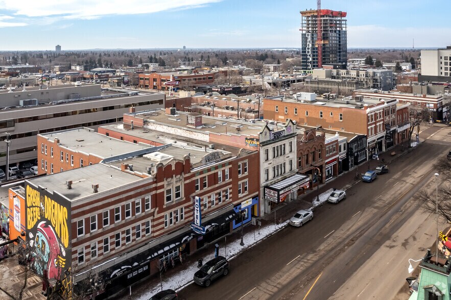 10331 82nd Ave NW, Edmonton, AB à vendre - Aérien - Image 2 de 3