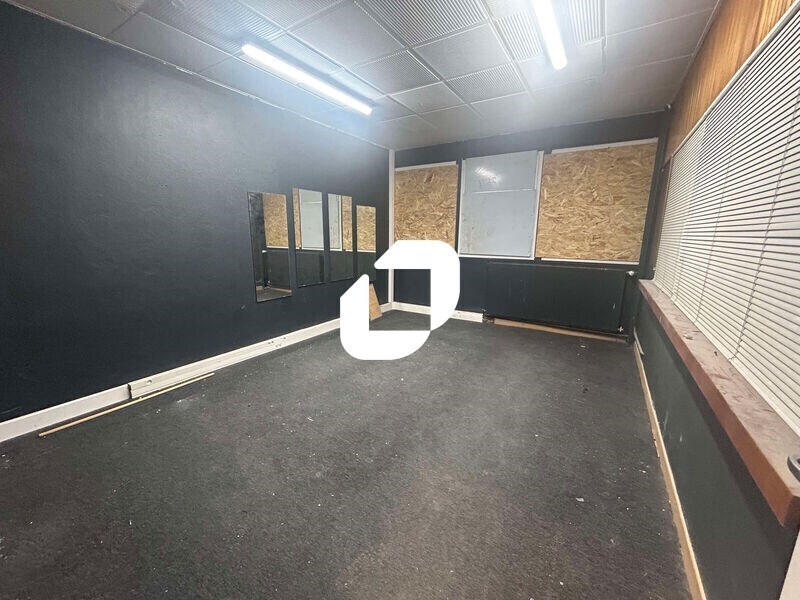 Industrial in Domont for lease Interior Photo- Image 1 of 16