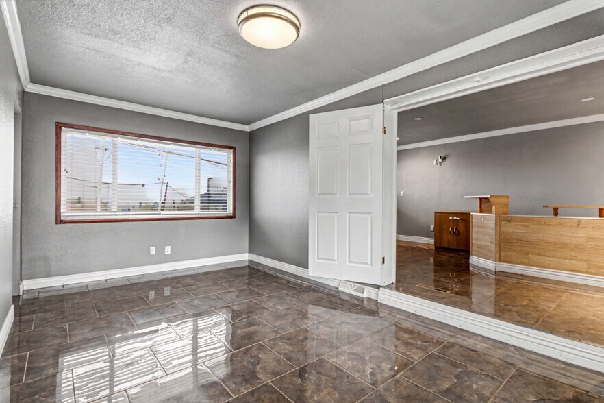 8326 Quivas Way, Denver, CO à louer - Photo du bâtiment - Image 3 de 20