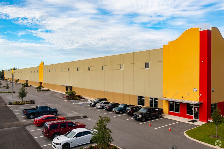 4000 & 4040 N Combee Rd, Lakeland, FL à louer - Photo du bâtiment - Image 3 de 13