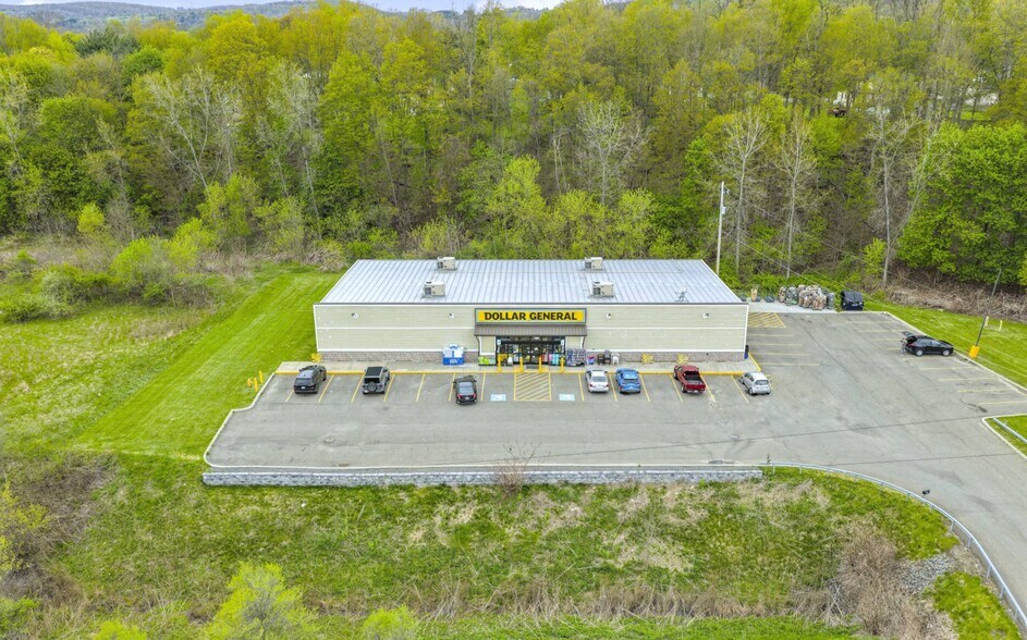 7146 State Route 434, Apalachin, NY à vendre - Photo du bâtiment - Image 2 de 9