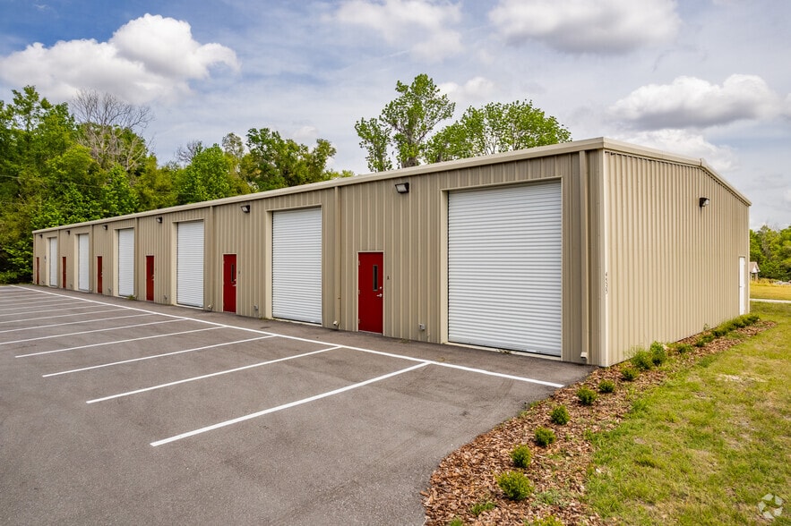4535 SE 100th Pl, Belleview, FL for lease - Primary Photo - Image 1 of 17
