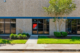 18207 Chisholm Trl, Houston, TX à louer Photo du bâtiment- Image 1 de 12