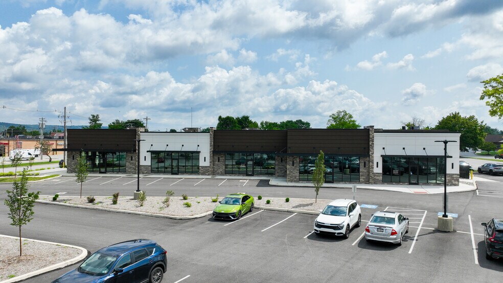 2410-2446 Eastern Blvd, York, PA à louer - Photo du bâtiment - Image 2 de 2