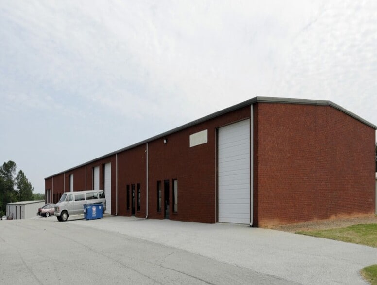51-53 Pearl Industrial Ave, Hoschton, GA for lease - Building Photo - Image 2 of 2