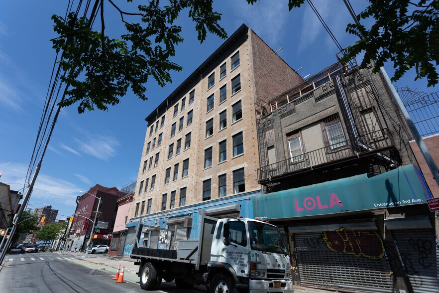 521 Bergen Ave, Bronx, NY à louer - Photo de construction - Image 2 de 3