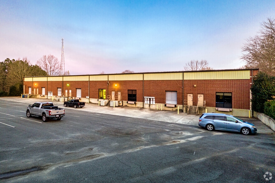 1020 Crews Rd, Matthews, NC for lease - Building Photo - Image 3 of 18