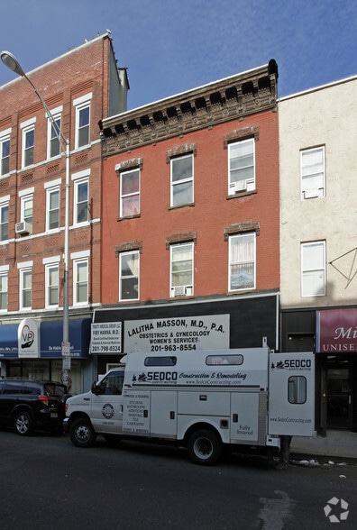 634 Newark Ave, Jersey City, NJ for lease - Building Photo - Image 2 of 2