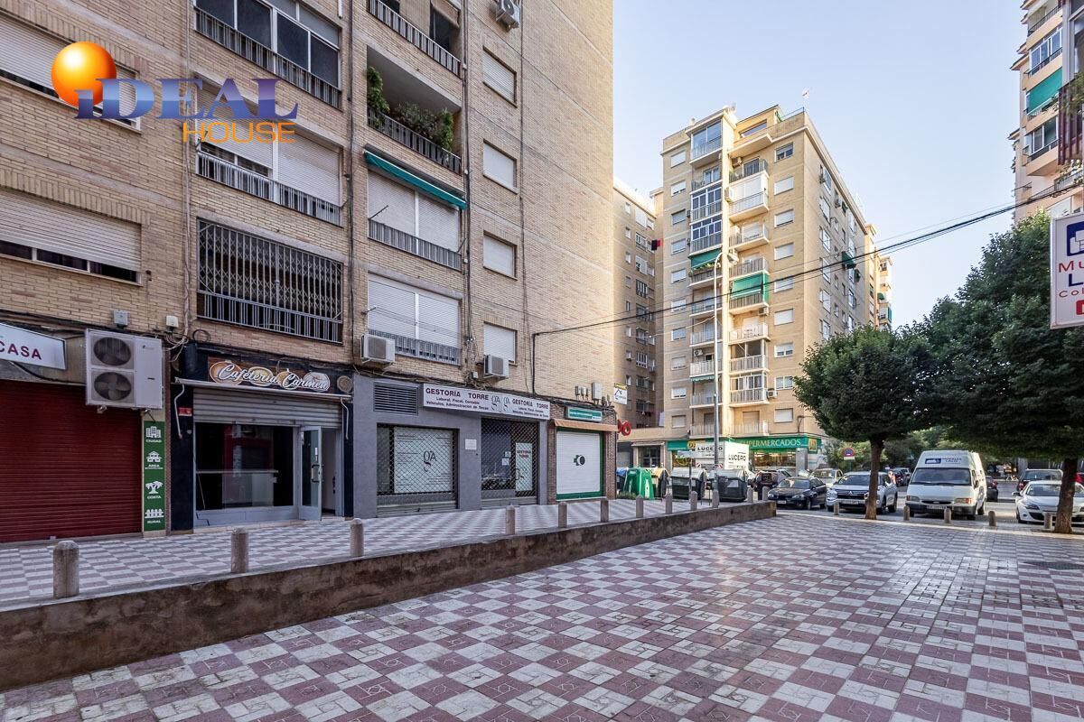 Retail in Granada, Granada for sale Building Photo- Image 1 of 14