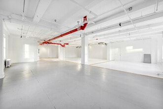50 W 17th St, New York, NY for lease Building Photo- Image 2 of 9
